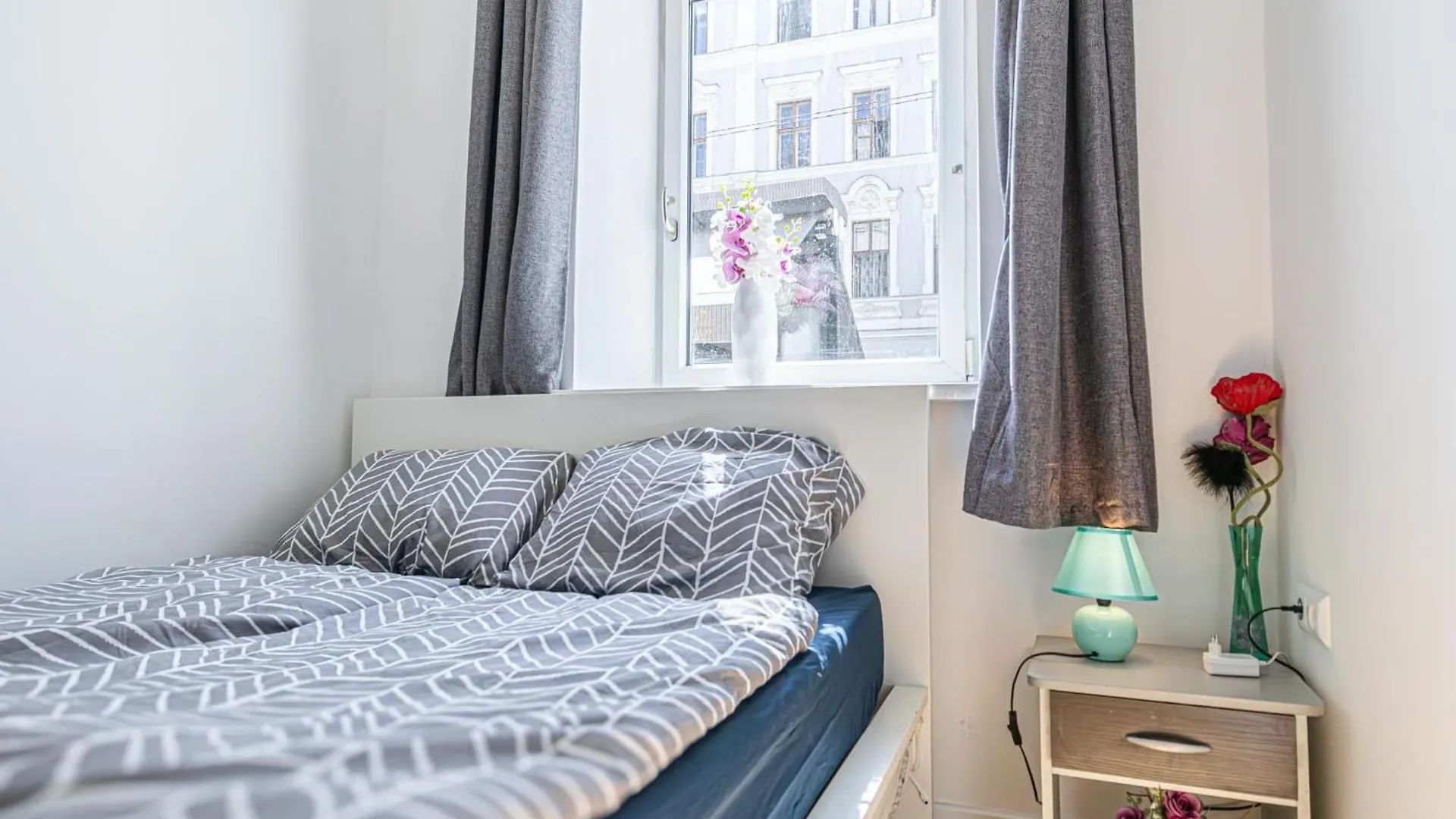 Rooms In A Shared Apartment, 6Min To Lugner City Viyana Daire