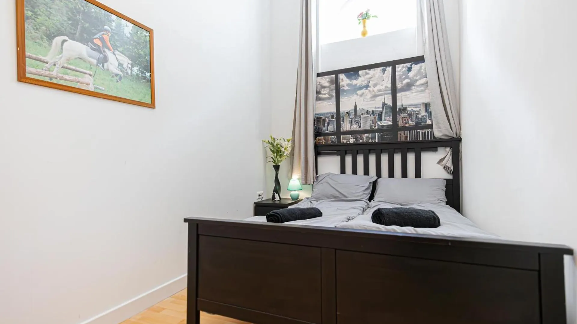 Rooms In A Shared Apartment, 6Min To Lugner City Viyana 0*,  Avusturya