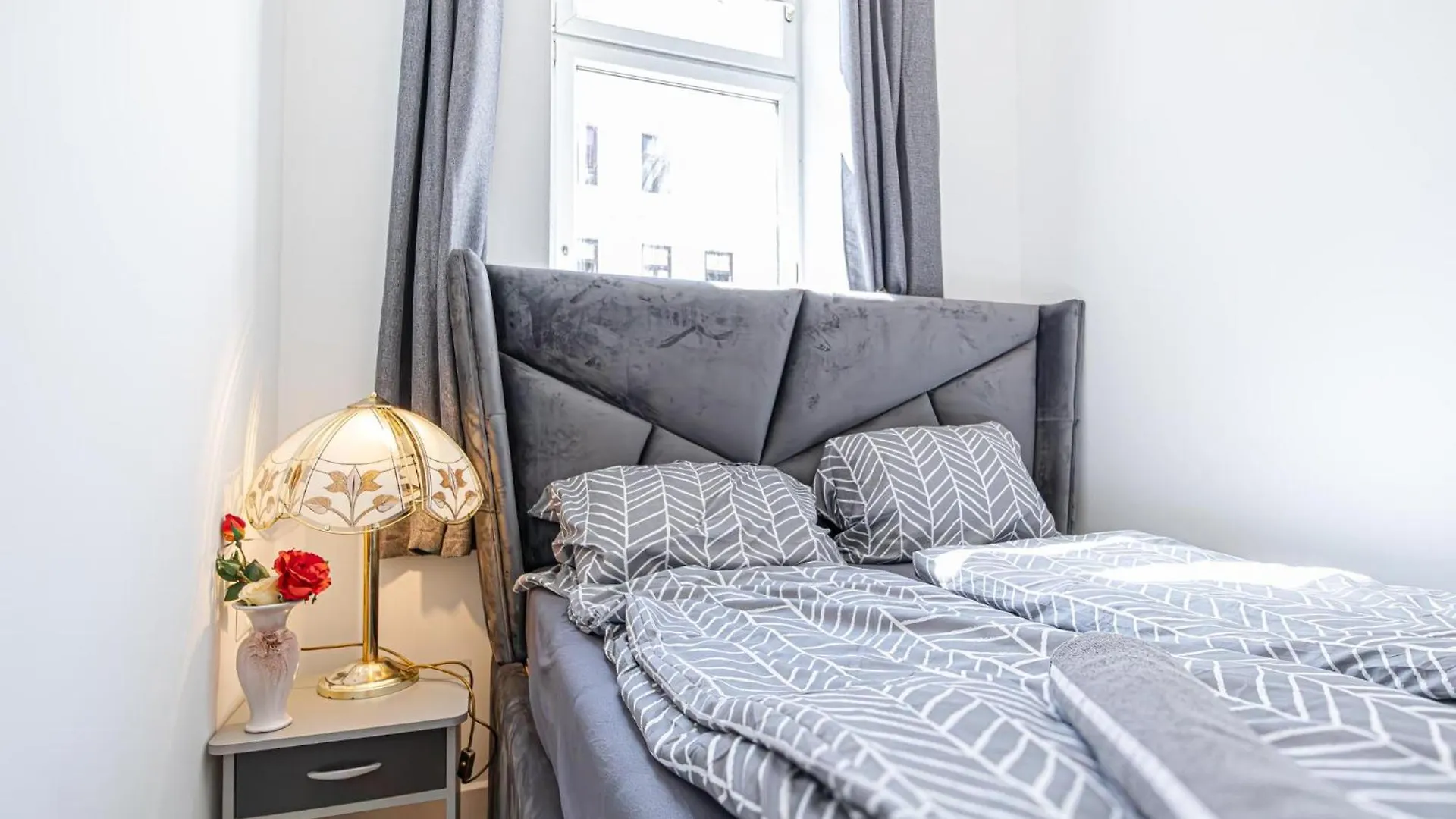 公寓 Rooms In A Shared Apartment, 6Min To Lugner City 维也纳